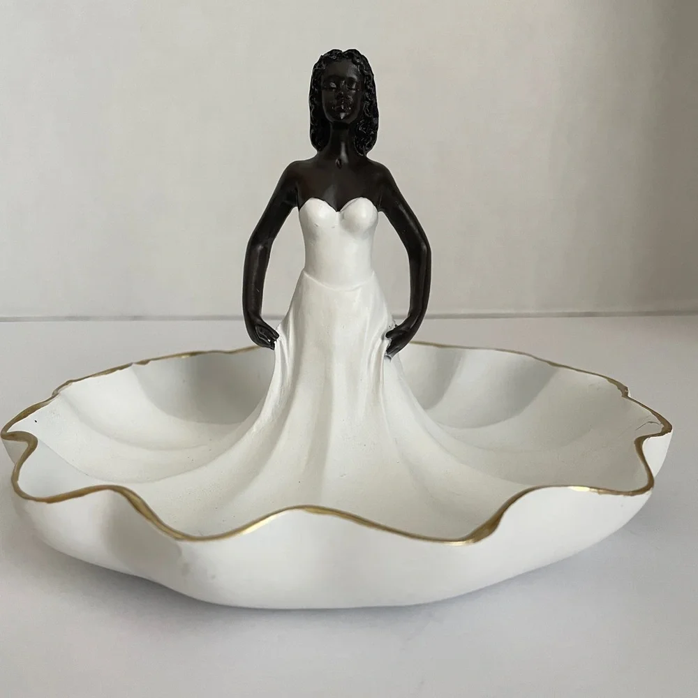 NWOT Unbranded Painted Ceramic Dancer Model Jewelry And Trinket Holder Bowl Dish - Picture 1 of 2